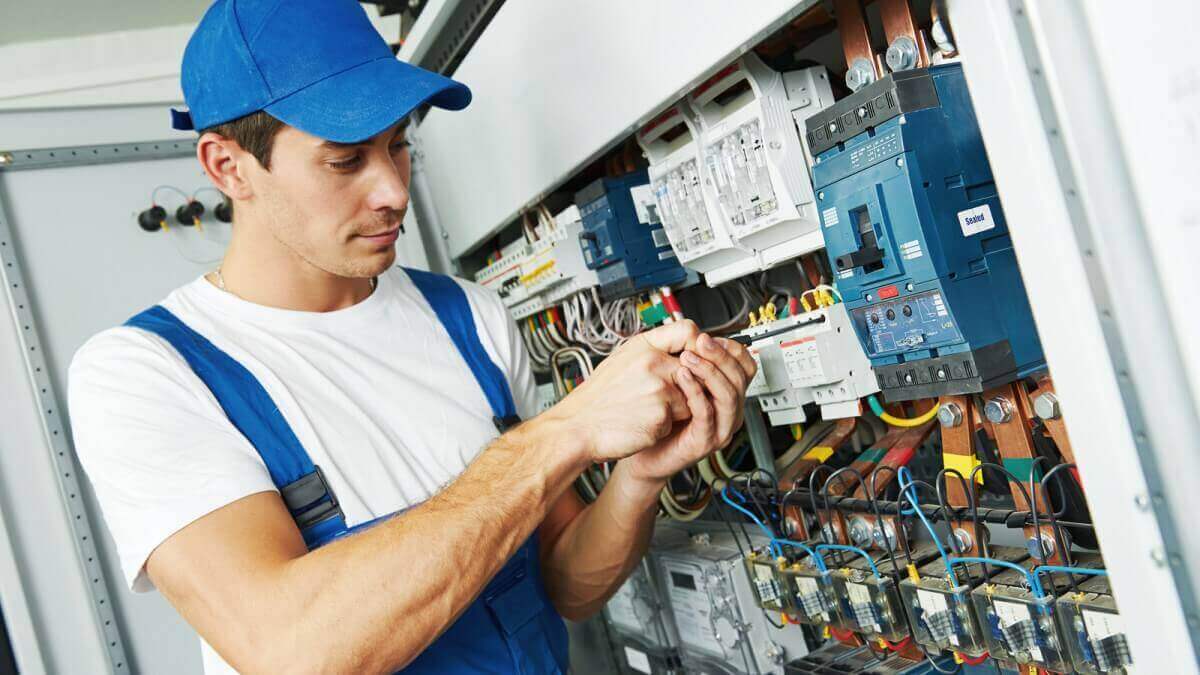 andrelelettricista24ore | pronto intervento 24 ore impianti elettrici 5 elettricista